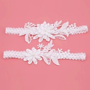 Elegant Off White Floral Lace Garter